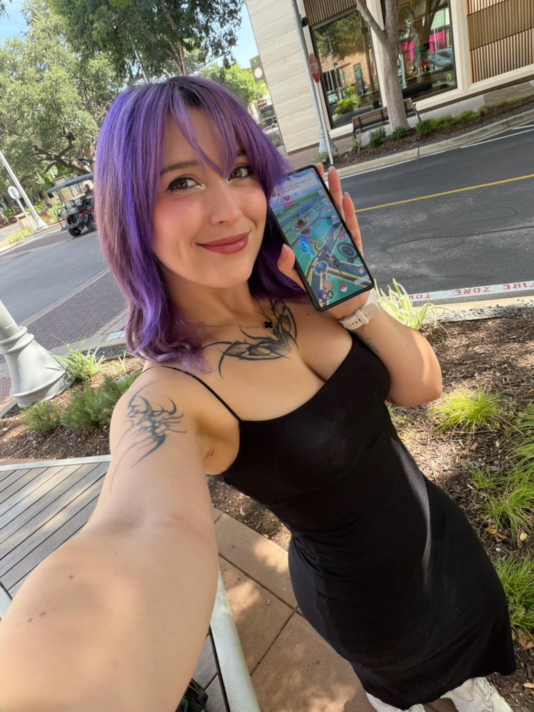itsqueenmanda's tweet photo. It’s the Ozone Ascent Day!! Let’s make the perfect mega Rayquaza 🐉❤️

https://t.co/c9vC0kObwE https://t.co/L0vG18he3T