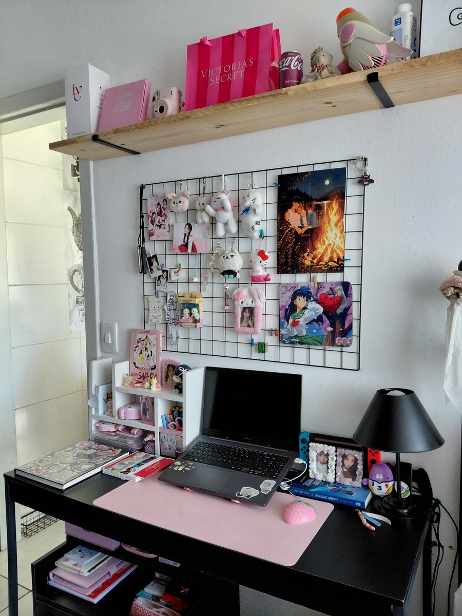 ichocoseo's tweet photo. e  esse  foi  o  resultado!!  quarto  arrumadinho  e  cheiroso  (ㅅ´ ˘ `)𖹭  miha  de  16  anos  com  depressão  esta  feliz  internamente  de  termos  saído  disso. https://t.co/LSG1QUhZ1N