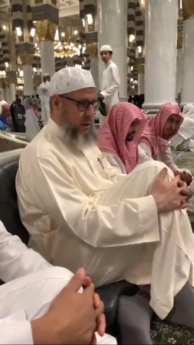 News_Almadinah's tweet photo. بقلوب مؤمنة بقضاء الله وقدره..
انتقل إلى رحمةِ الله تعالى فضيلة الشيخ المقرئ كريم حسونة الخذيري رحمه الله رحمة واسعة بعد حياة حافلة بخدمة كتاب الله تعالى وتعليمه.
وسيصلى عليه اليوم السبت بعد صلاة العشاء بـ #المسجد_النبوي الشريف. https://t.co/ELqikFbsDX