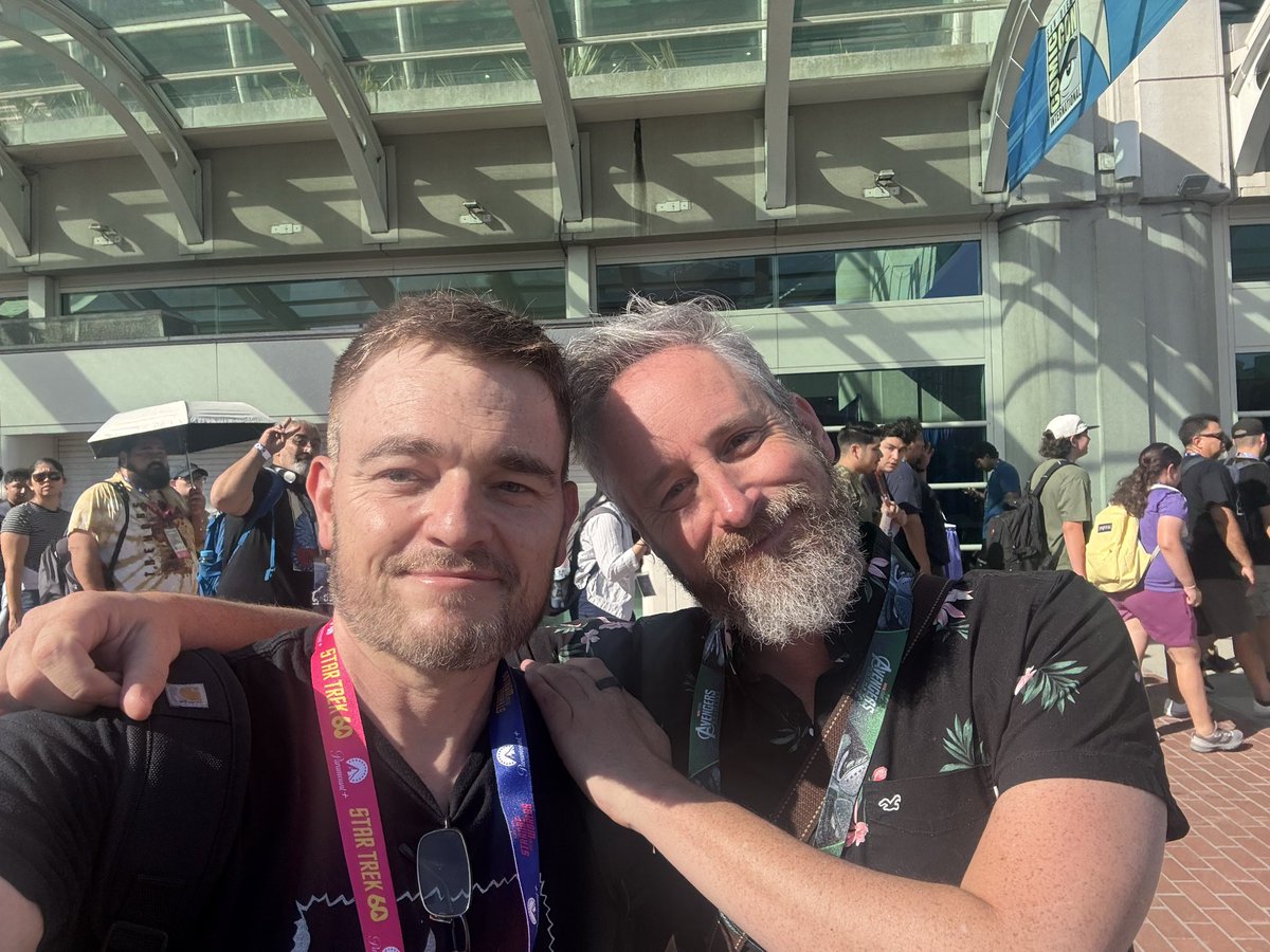 Ssnyder1835's tweet photo. Great time hanging out with pal and legend @zdarsky - funniest guy in comics, also one I’d the most brilliant, talented, passionate and kind https://t.co/CNPfasuGGm