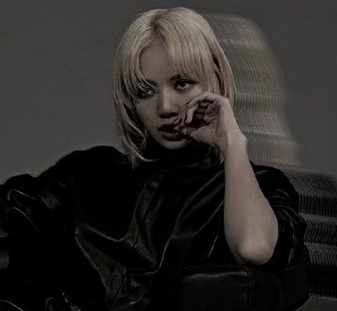fatimanaeem5wp's tweet photo. #LISA has now reached a new peak of Monthly Listeners with over 150m on YouTube. 

_ She gained over 50m+ in one month. https://t.co/rgZMhxCqed