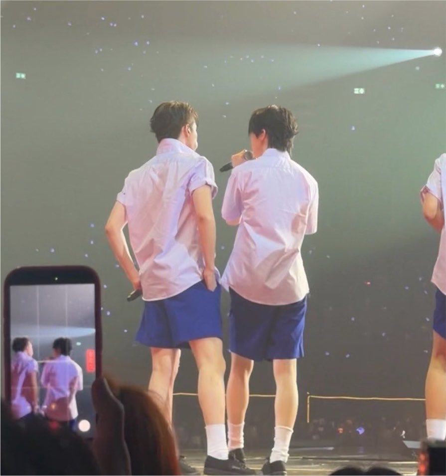 kimjongaa's tweet photo. ภูดูนักเลงมาก ใครจะกล้ายุ่งกับแฟนนาง https://t.co/K5YkWmmQJm