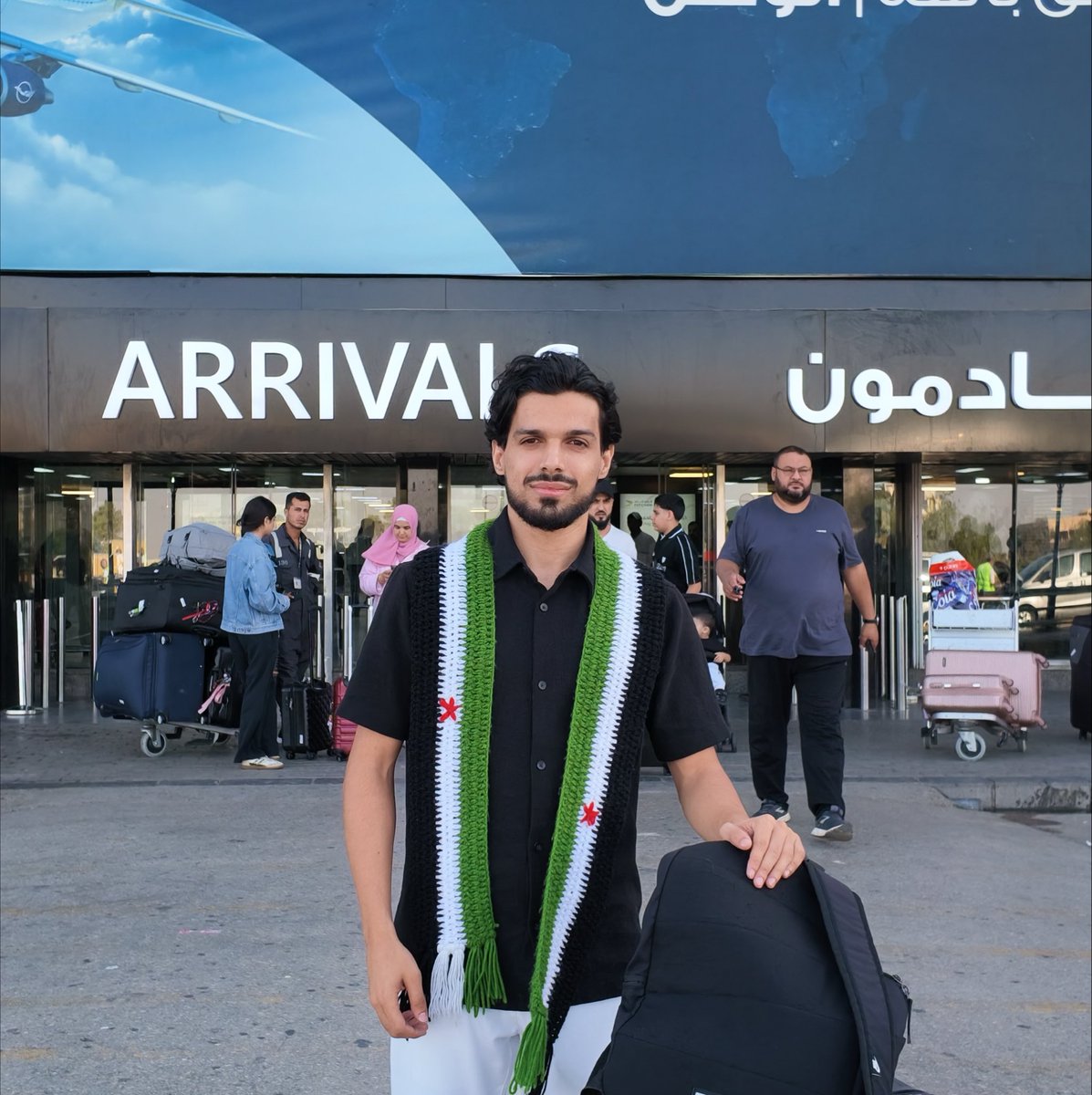 syrien_1libre's tweet photo. Ça y est, Damas… l’attente fut interminable. Après 14 ans d’exil, de souffrances et de chagrin, je suis enfin de retour sur nos terres, cette fois sans Assad, ni les Iraniens, ni leurs alliés.

Gloire à Allah pour cette grande victoire. https://t.co/a4Fjtqk4gR