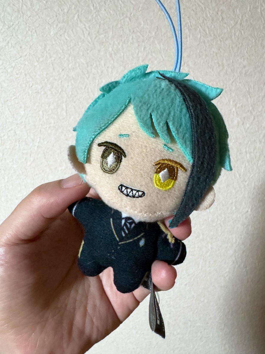 apros's tweet photo. 写真だと分かりにくいけど、めるかりからお迎えしたｼﾞｪのお顔と前髪、後頭部がだいぶ汚れてて、メッシュ部分の接着芯剥がれかけてた…ｼｸｼｸ😢
お風呂入ってもらったｧ🛀 https://t.co/1PrV3PUn0Q