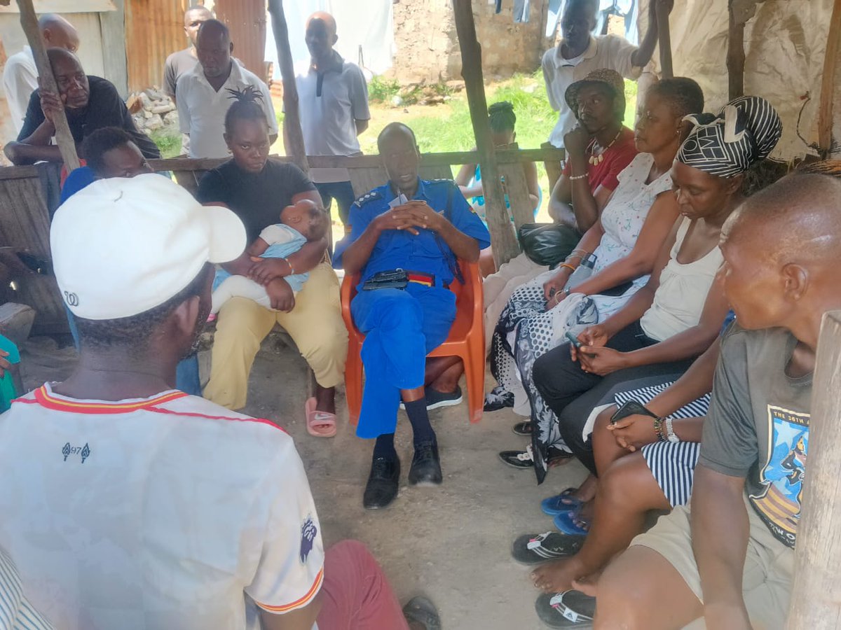 UHAKINAUSAWAOR1's tweet photo. Today we held community dialogue under the Safety and Security Project supported by our partners. The meeting was at Kwa Dhobi Base, with the OCS Chaani, elders, youth and community members. We agreed to  improve and strengthen Police, Youth partnerships for a safer Changamwe. https://t.co/CxVloYWsZB