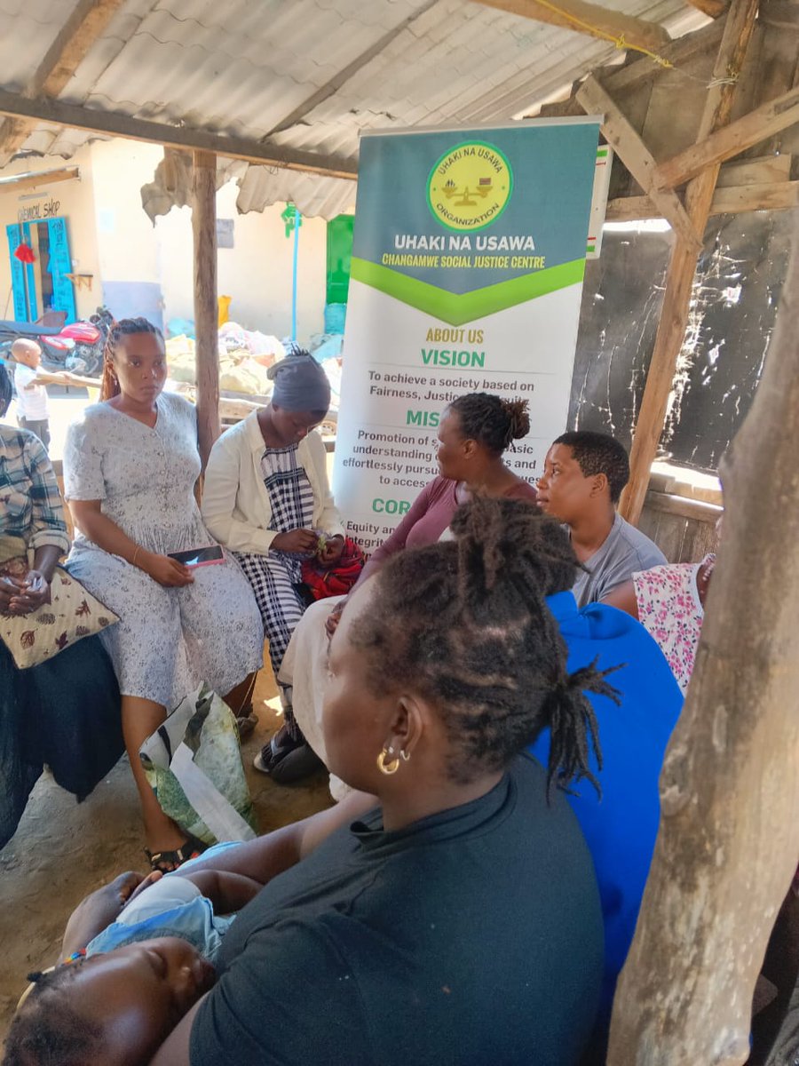 UHAKINAUSAWAOR1's tweet photo. Today we held community dialogue under the Safety and Security Project supported by our partners. The meeting was at Kwa Dhobi Base, with the OCS Chaani, elders, youth and community members. We agreed to  improve and strengthen Police, Youth partnerships for a safer Changamwe. https://t.co/CxVloYWsZB