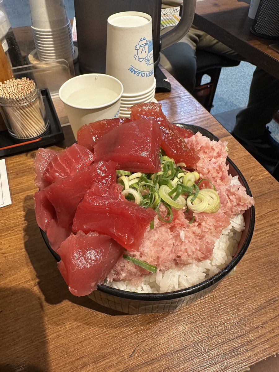 maimaimaimai412's tweet photo. #鮪人　#第1ビル　#梅田　#三色丼 https://t.co/snSrFjgTtw