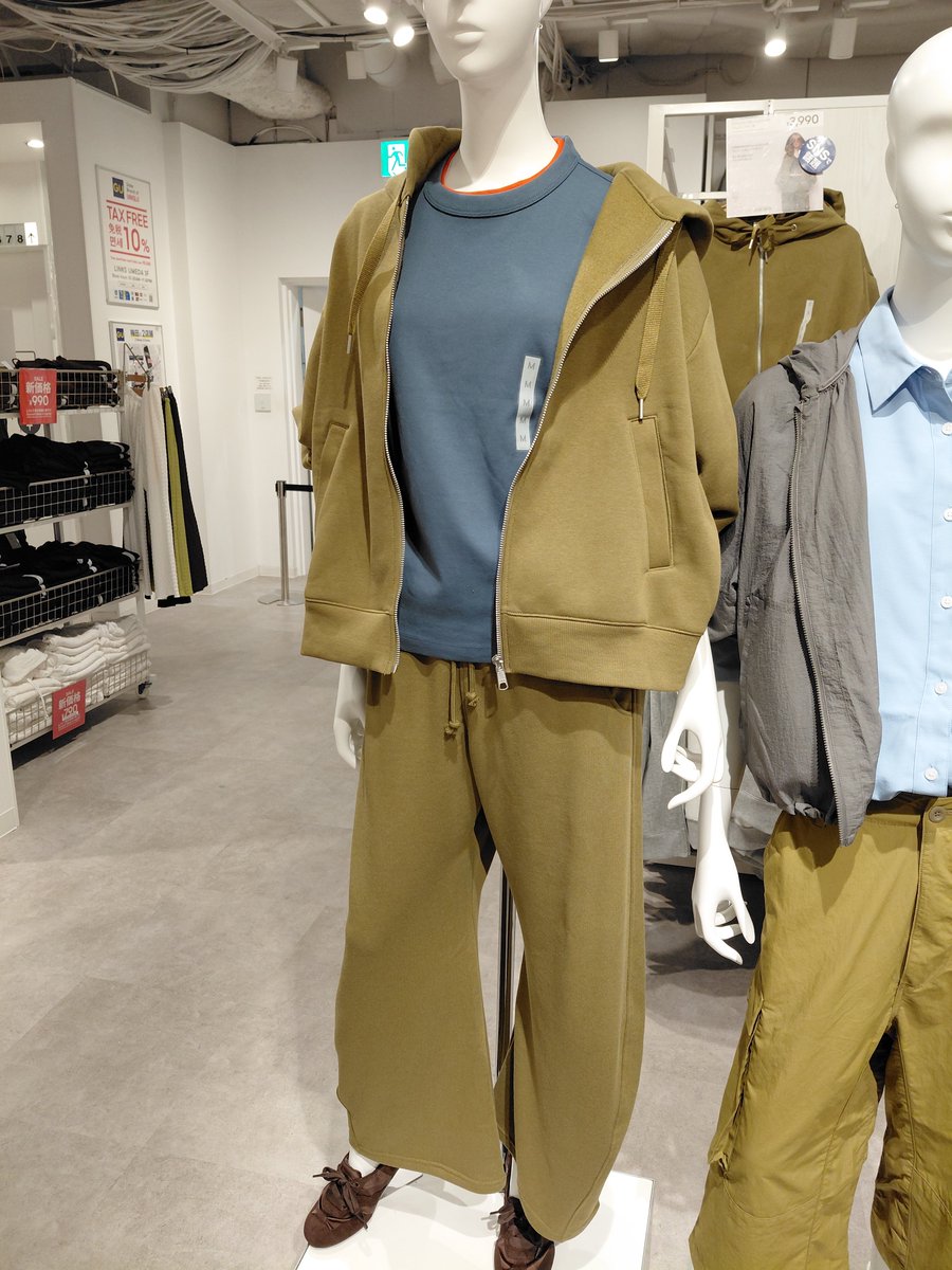 titiphocil's tweet photo. jacket https://t.co/WLNETJI2Jz