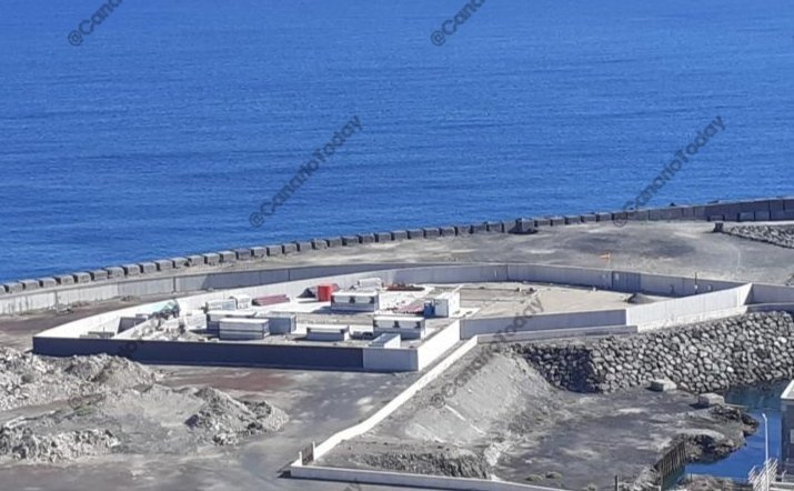 CanarioToday's tweet photo. En Canarias, miles de personas no pueden acceder a una vivienda digna.

Sin embargo, se destinan millones de euros de dinero público para construir nuevos alojamientos destinados a inmigrantes ilegales.

No es odio denunciar esta realidad. Es exigir que no seamos los últimos en nuestra propia casa.

📷 Obras en suelo público para alojar a inmigrantes ilegales en Tenerife y El Hierro.