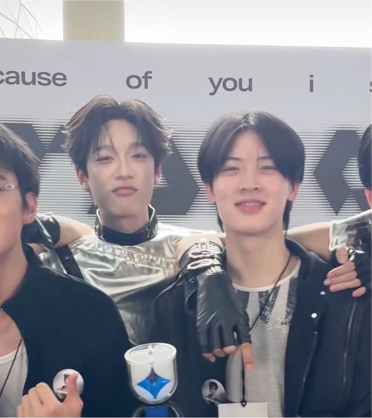 mamohyung's tweet photo. แฝดพี่แฝดน้อง 🐈‍⬛🐈‍⬛ https://t.co/v1Y5gSezOZ