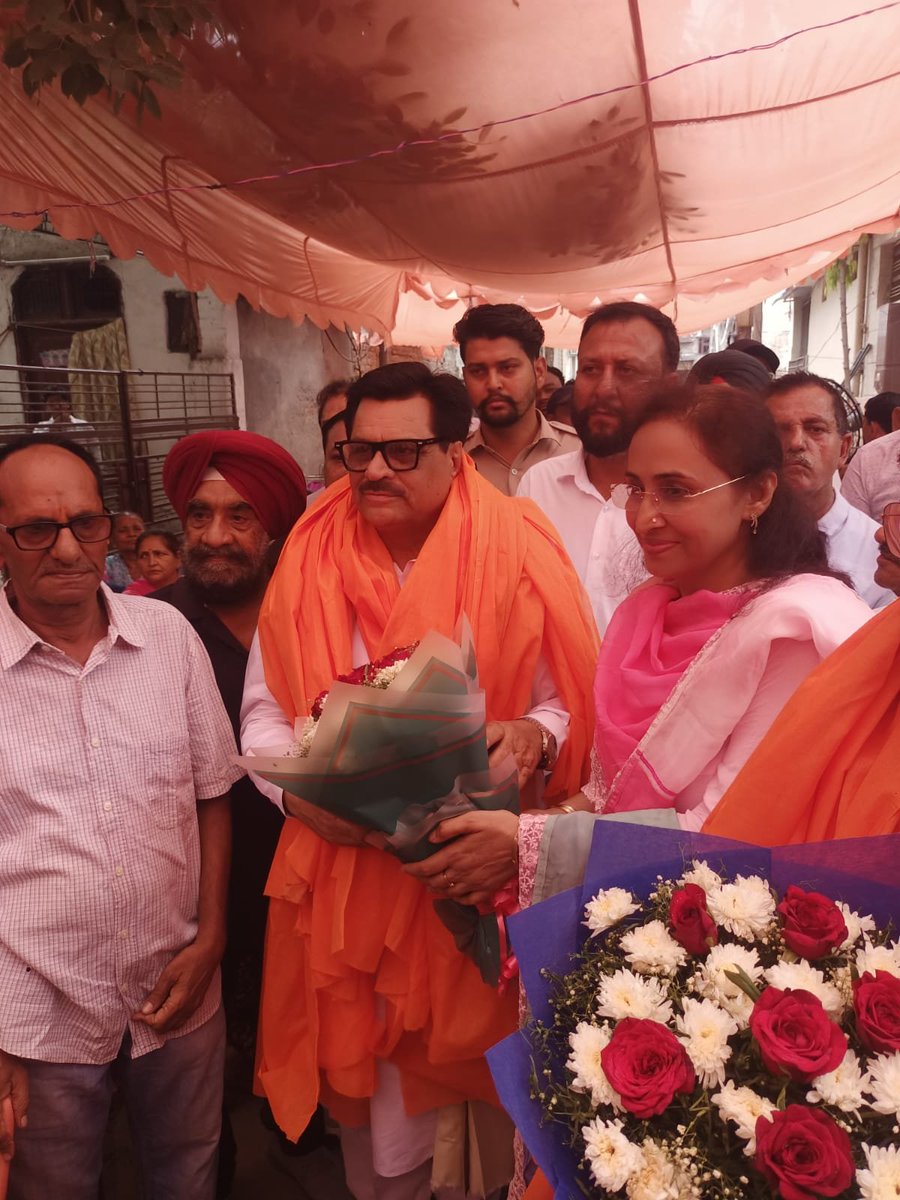 CSLDH0161's tweet photo. 🏥 ਲੁਧਿਆਣਾ ਵਿੱਚ 16 ਨਵੇਂ ਆਮ ਆਦਮੀ ਕਲੀਨਿਕ ਲੋਕਾਂ ਨੂੰ ਸਮਰਪਿਤ।

ਪੰਜਾਬ ਸਰਕਾਰ ਵੱਲੋਂ ਲੋਕਾਂ ਨੂੰ ਘਰ ਦੇ ਨੇੜੇ ਮੁਫ਼ਤ ਅਤੇ ਮਿਆਰੀ ਸਿਹਤ ਸੇਵਾਵਾਂ ਮੁਹੱਈਆ ਕਰਵਾਉਣ ਵੱਲ ਇੱਕ ਹੋਰ ਅਹਿਮ ਕਦਮ। ਹੁਣ ਲੁਧਿਆਣਾ ਵਿੱਚ ਆਮ ਆਦਮੀ ਕਲੀਨਿਕਾਂ ਦੀ ਕੁੱਲ ਗਿਣਤੀ 127 ਹੋ ਗਈ ਹੈ।

#MassMediaWingLudhiana #Ludhiana #AamAadmiClinic https://t.co/SwuhSyWqGa
