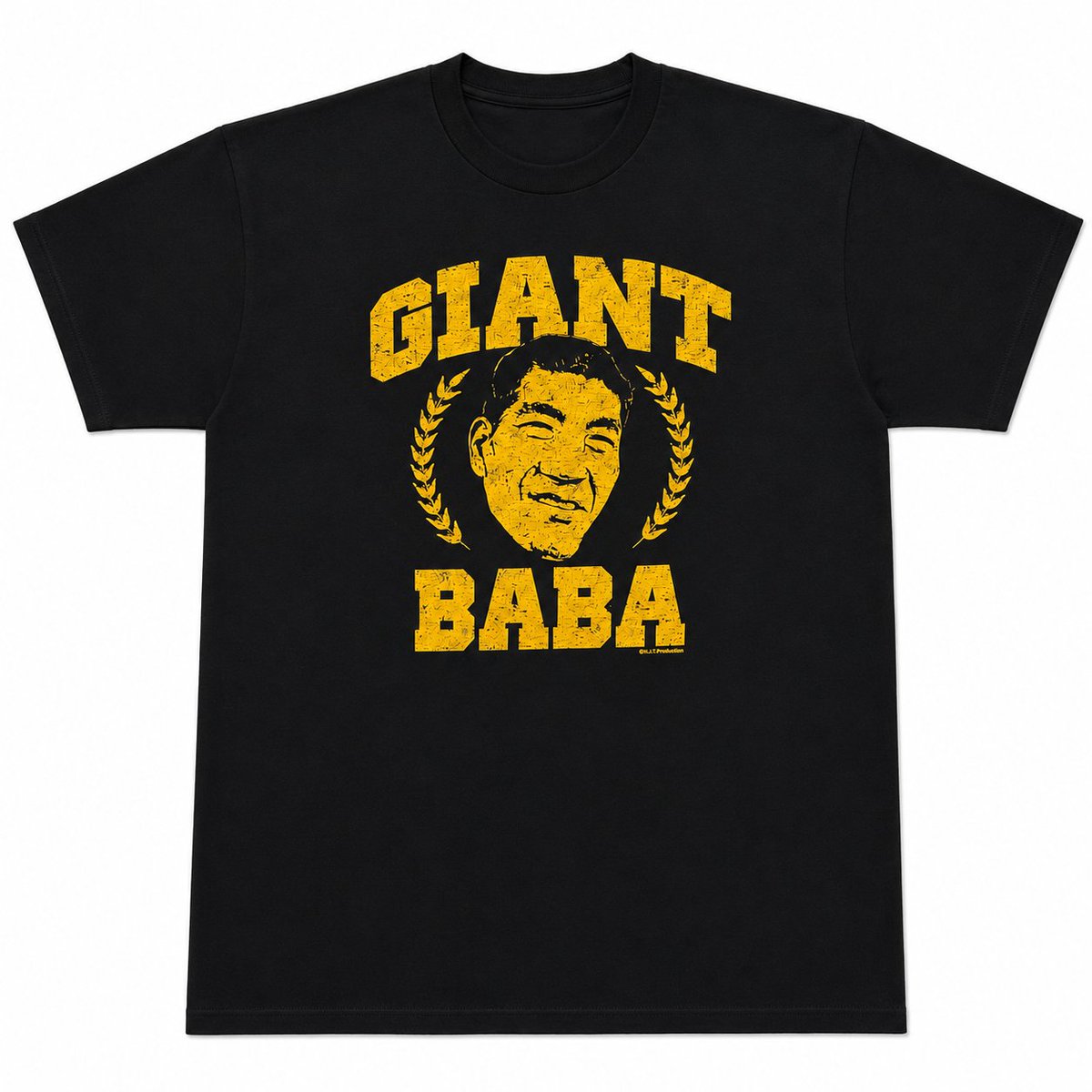 gb_memorial's tweet photo. 【ジャイアント馬場展 新商品情報⑥】
☆ジャイアント馬場カレッジ風Tシャツ(大阪カラー) 3,300円(税込)
☆ジャイアント馬場GBロゴキャップ(大阪カラー) 4,400円(税込)
人気のカレッジ風TシャツとGBロゴキャップが、大阪開催を記念した特別カラーで登場！
ブラック×イエローのカラーリングが映える、大阪会場ならではの限定アイテムです✨
普段使いはもちろん、観戦やイベントでも活躍するカジュアルなデザインとなっております！
商品情報はこちら👇
https://t.co/alhj6Soqpg
皆さまのご来場をお待ちしております！！
#ジャイアント馬場 #馬場展 #ajpw #京阪百貨店守口店
