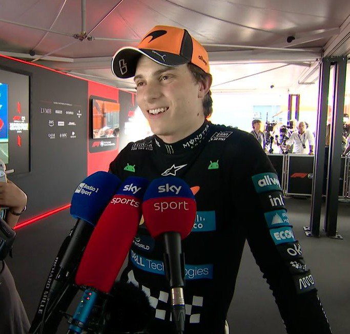 laurogeitabat's tweet photo. "you missed fp1 and with the unusual conditions, a few drivers have felt they've been playing catch up"

oscar: "definitely. i feel like i've been chasing it the whole weekend to an extent. i feel like i need another practise sessions to get on top of things, which we don't have" https://t.co/gJxE5PVH5I