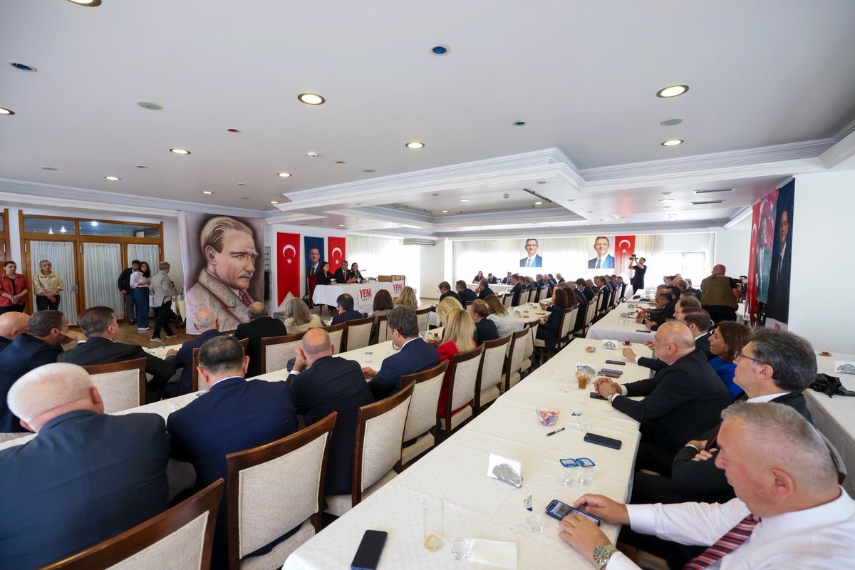 YeniParti_2026's tweet photo. Genel Başkanımız Özgür Özel, Ankara’da Anadolu Kulubü’nde düzenlenen Parti Meclisi ve Merkez Yönetim Kurulu toplantılarımıza başkanlık etti. https://t.co/1yjeciFGcM