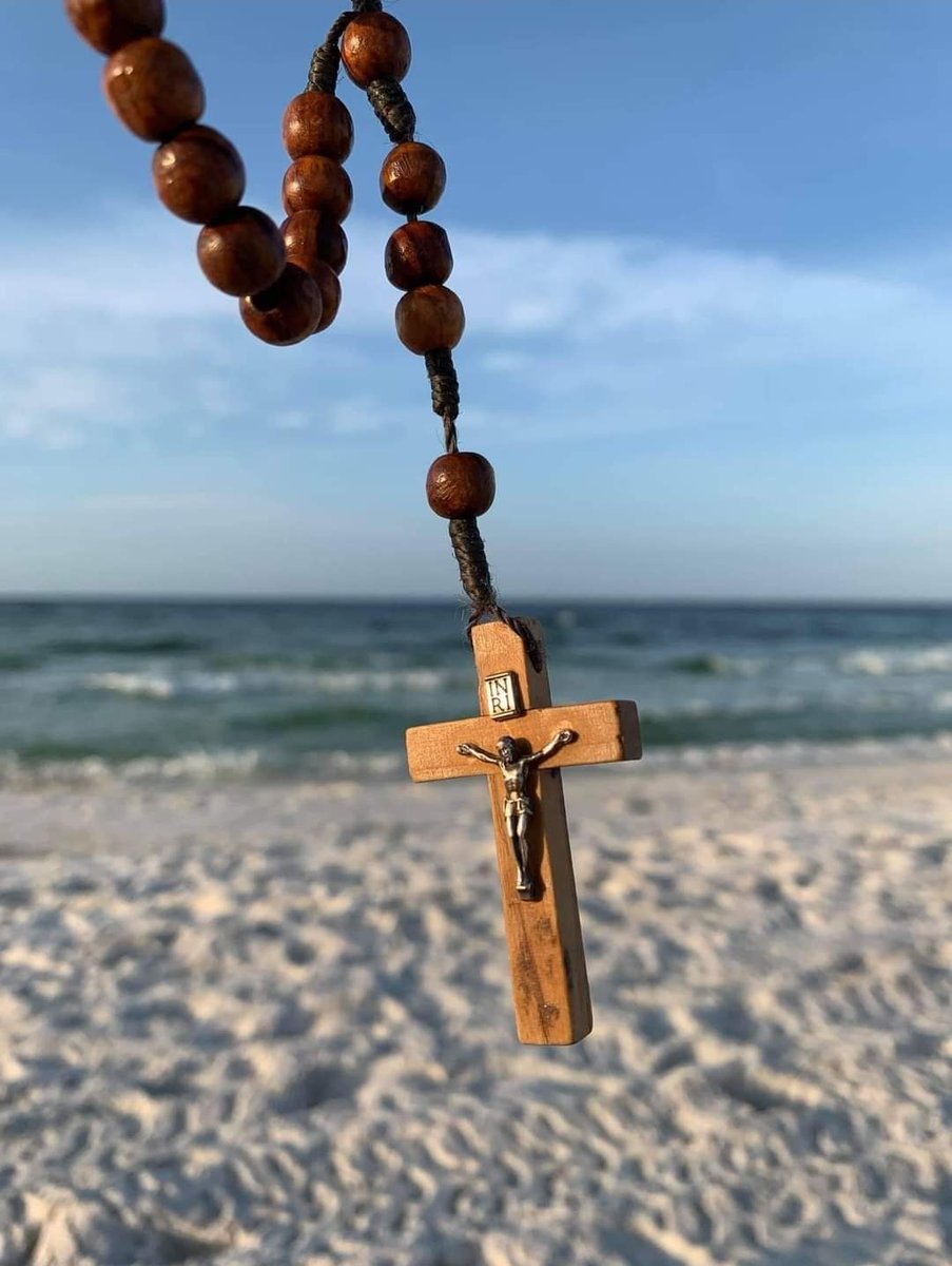 FrUgochukwu's tweet photo. A Catholic without a Rosary is like a soldier without a weapon. The Rosary is our weapon for spiritual warfare. https://t.co/xKnci11BYc