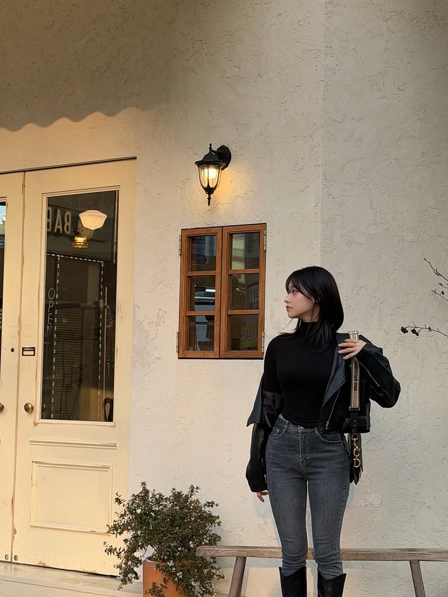 auddk_77zvs9's tweet photo. 자기야! 기다려짜낭🍂🍁
Hey babe, i came a little early to see you 🍝 https://t.co/6PeWp3Lxqj