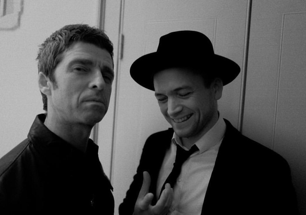 DlRTYSHlRT's tweet photo. this noel and taron egerton crossover 😵‍💫😵‍💫 https://t.co/D7NDpdqLxc