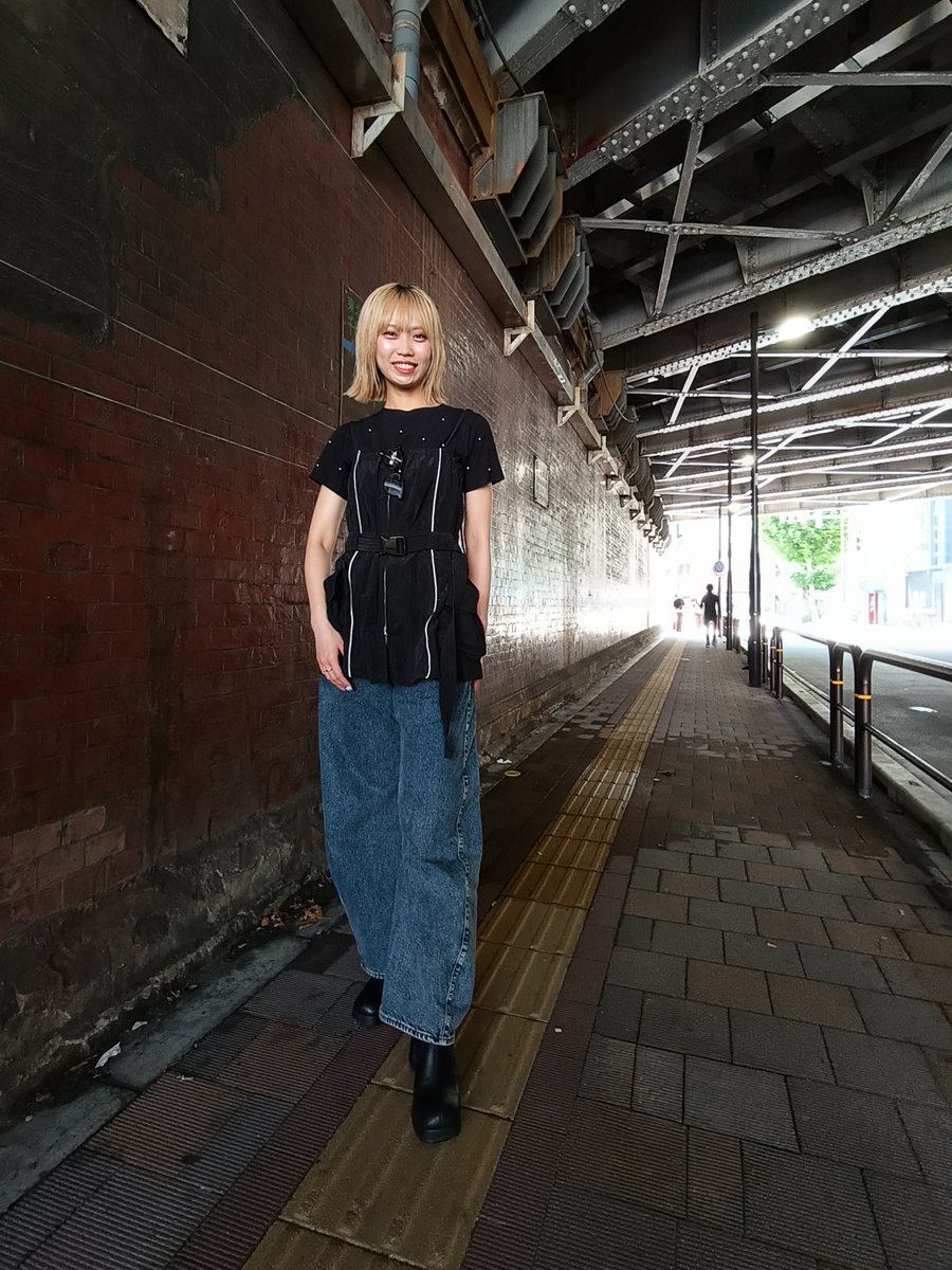 ODAIBASTAFF's tweet photo. ■7月25日（土）＜街撮＞・神田～ガード下
エリーさん（渡辺 絵里衣） @_erii_x_ 
今日の暑さは今までで1️⃣番だったかもしれない🥵陽射しの下には居ることができず、ほぼガード下や高架下の日陰で撮影してました（でも元���そういう企画だったですね😝）猛暑の中、皆さまお疲れ様でした！
#ODAIBA撮影会 https://t.co/EZwZMfoi18