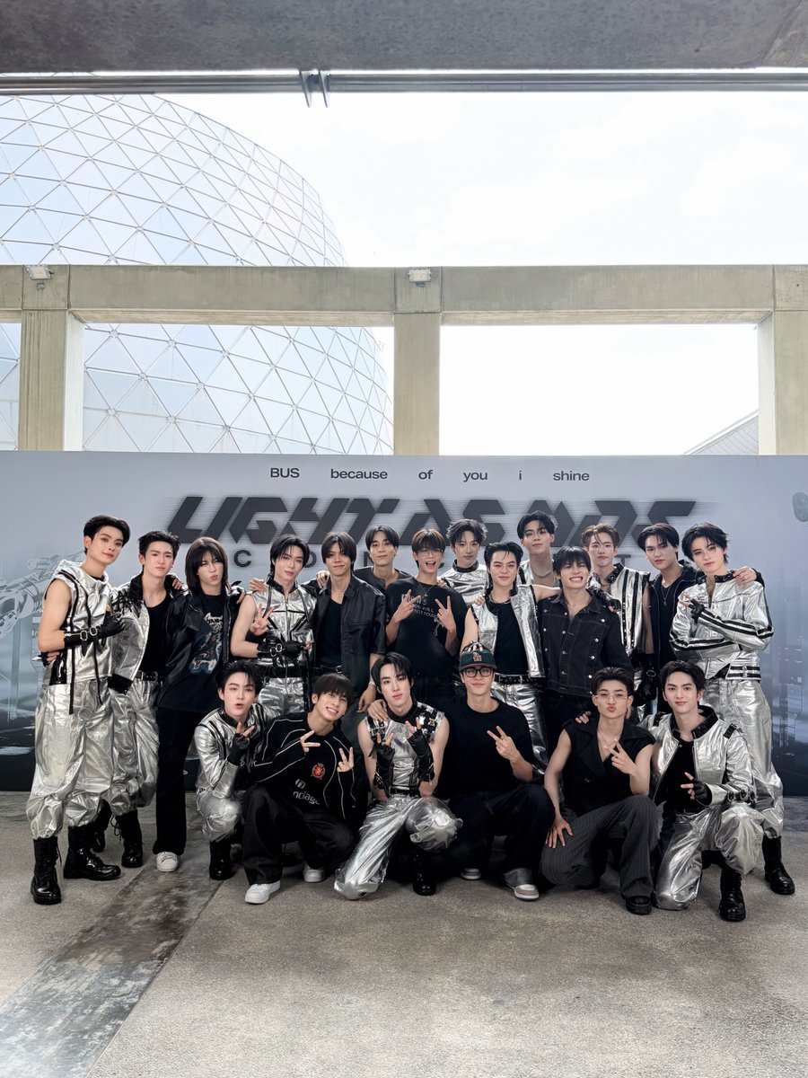 DICE_SONRAY's tweet photo. ยินดีกับคอนเสิร์ตปีที่ 2 "BUS because of you i shine LIGHT AS ONE CONCERT Presented by Gangnam Clinic" ด้วยนะคับ เก่งมากคับอ้วรรร สนุกมาก ๆ 🥳🤍

(( @BUS_SONRAY ))

*เนื่องจาก CHEESE ไม่สบาย จึงจะไม่สามารถเข้าร่วมกิจกรรมในครั้งนี้ได้

#BUS_LIGHTASONE_D2
#BUS_LIGHTASONE
#BUSbecauseofyouishine 
#DICE_SONRAY
#SONRAYMUSIC