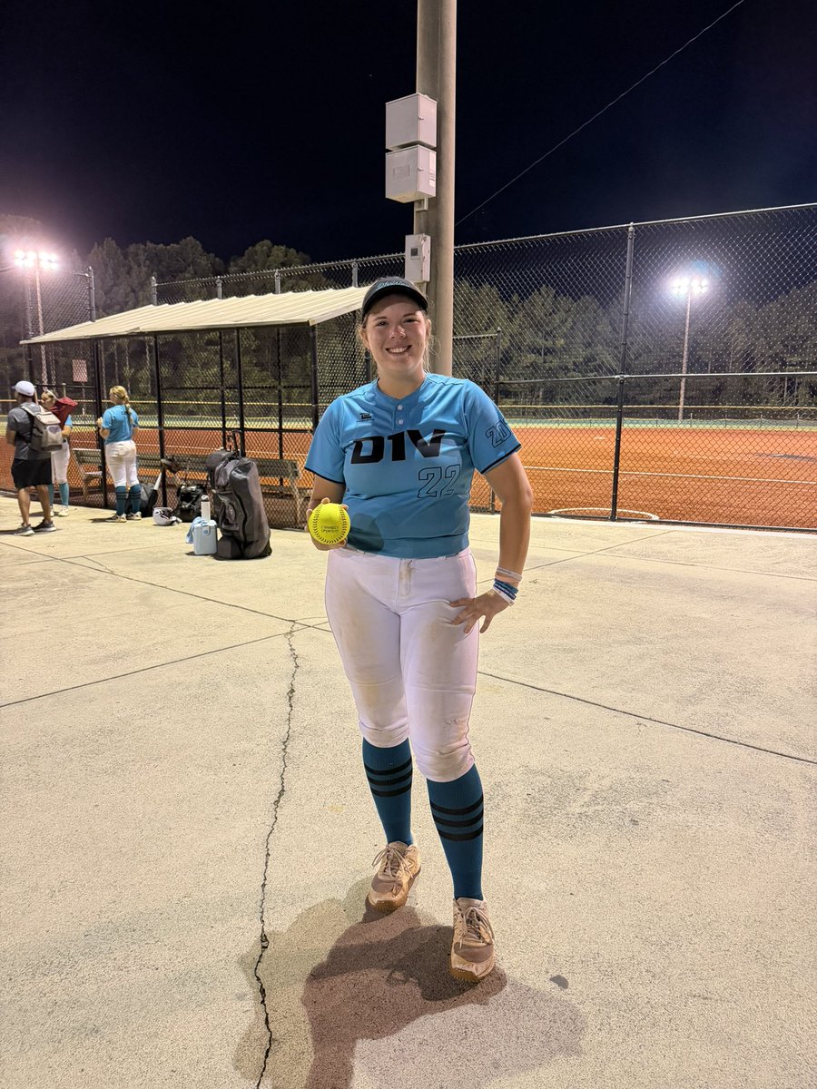 shrsoftball29's tweet photo. Summer season ended with my D1V team late last night.. but not before I secured 💣 #25.
Season stats and game highlights coming soon!! 
#EveryBitEarned

@d1vision_sb
@D1vision_elite
@LineDsoftball
@ExtraInningSB
@softballamerica
@USASoftball
@PrepSoftball
@THEWOWSB
@themaineventsb