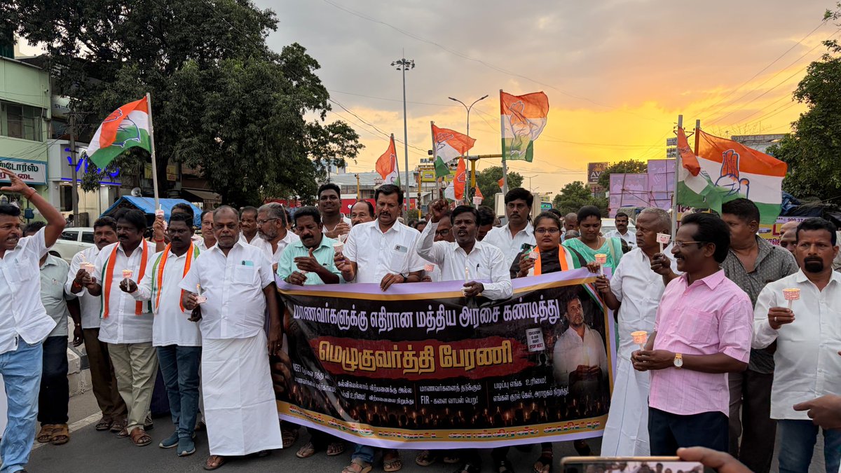 Manikandavasan_'s tweet photo. மாணவர்களுக்கு எதிரான மத்திய அரசின் அநீதியையும், கல்வி உரிமையைப் பறிக்கும் NEET முறைகேடுகளை கண்டித்து சேலம் கிழக்கு மாவட்ட காங்கிரஸ் கமிட்டி சார்பில் ஆத்தூர் காமராஜர் சிலை முன்பு தொடங்கி பேருந்து நிலையம் வரை மெழுகுவர்த்தி பேரணி நடைபெற்றது.
#TNForStudents #RahulGandhi https://t.co/X7YlkKoV94