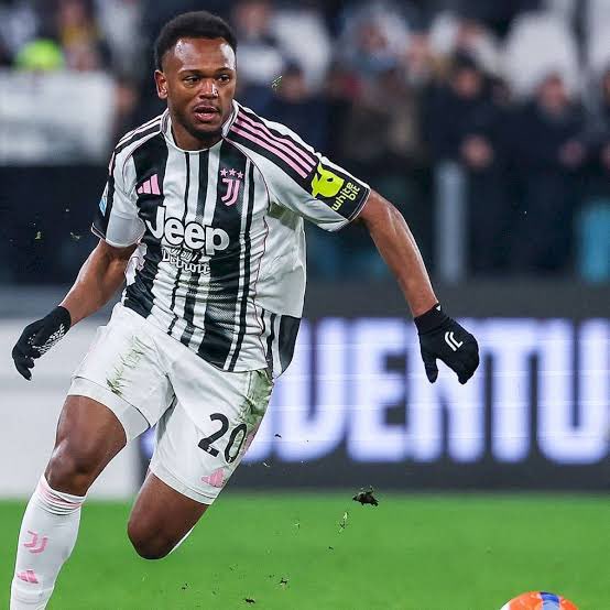 MediaOL69's tweet photo. Les conditions du prêt de Loïs Openda a l’OL : 

-Prêt payant de 3M€ 💶
- Sans option d’achat ❌
-Prise en charge du salaire 60/40 ( majorité Juventus ) ✅ https://t.co/LyTUK1UPw6