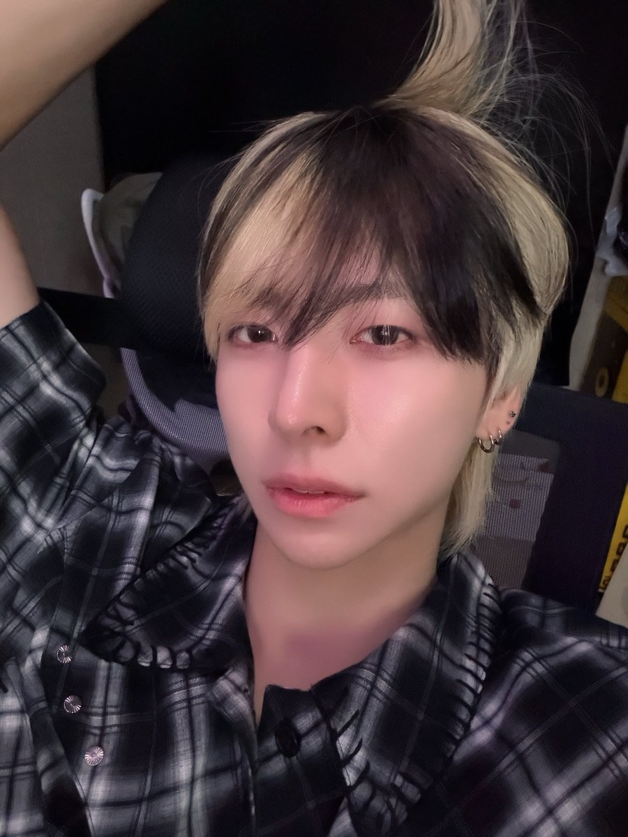 JiKyMoFRFan's tweet photo. ||A&amp;0VERSE||☆250726☆

[#JIHO]

Ça fait longtemps que je n'ai pas vu Bulhyang 😉

~~~~~~~~
©️ AMPERS&amp;ONE ➡️ W3V3RS3
#⏰️ https://t.co/PH3latJmnw