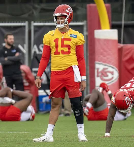 sandropacheco71's tweet photo. #KansasCityChiefs quarterback #PatrickMahomes has been cleared to fully participate in practice for the start of training camp.
#Mahomes underwent surgery in December 2025, to repair a torn #ACL and #LCL suffered in a #Week15 contest last season. The team will monitor his status day by day as camp progresses. #NFL #MakingHistory #ChiefsKingdom