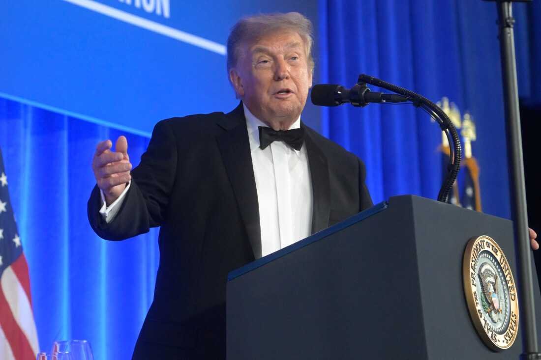 maddenifico's tweet photo. How the fuck did the media just sit there like obedient dogs while the psychotic shitstain took the stage? Walking out en masse would have been the boldest, most legendary act of resistance against creeping authoritarian fascism this country has ever seen. https://t.co/RIPKDKMv7L