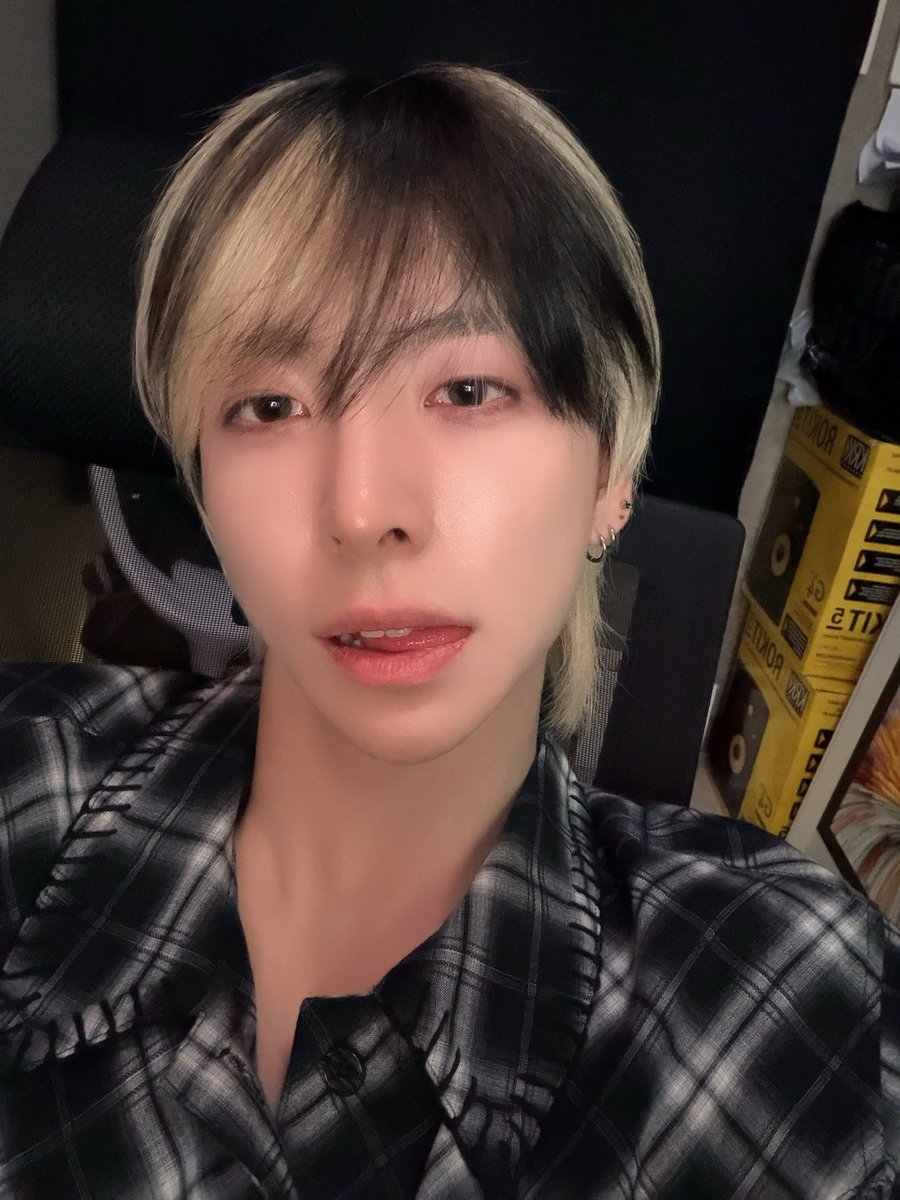 JiKyMoFRFan's tweet photo. ||A&amp;0VERSE||☆250726☆

[#JIHO]

Ça fait longtemps que je n'ai pas vu Bulhyang 😉

~~~~~~~~
©️ AMPERS&amp;ONE ➡️ W3V3RS3
#⏰️ https://t.co/PH3latJmnw