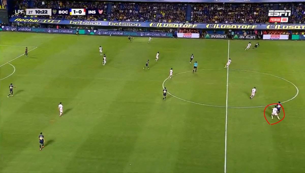 Gloriosoinstit1's tweet photo. CUARTO gol que nos comemos porque Sosa queda enganchado habilitando a todos.
Un 3 profesional no puede cometer nunca ese error, y para este es moneda corriente, en serio no corrigen algo tan simple?
Apenas empezas a jugar en cancha de 11 te enseñan que la línea la marca el 2. https://t.co/0tg9oCvRze