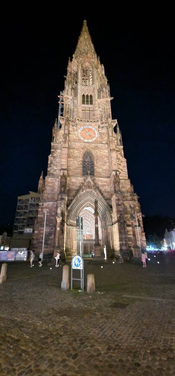 Xenja85ts's tweet photo. @GoddessAddison So sieht mei  Weekend aus. Leider nichts, was sich mit Devotion verbinden lässt. Jetzt gehts direkt zum Hosen Konzert in Freiburg. Einen schönen Abend euch allen https://t.co/YKJl2dAH4M