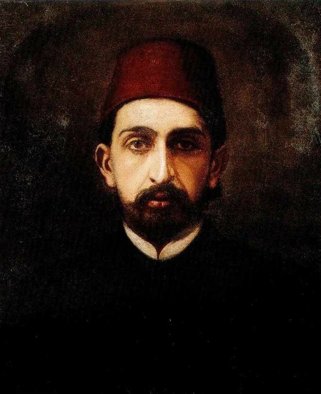 SadrazamPashaX's tweet photo. “Sevgili büyük padişahımızın  cedd-i alaları ve padişahın bizim gibi kulu olanların büyük babaları Türk adı verilen bir şanlı kavme mensubdurlar. Bu Türk kavmi Asya kıtasının orta cihetlerinde (Altay) Altun dağları civarında zuhur etmişlerdir. Türk kavmi diğer kavimler arasında yiğitlik, güzel huyluluk, güzellik ile şöhret almışdır; meşhur Oğuz Han bu kavmin en meşhur hükümdarıdır. Oğuz Han zamanından itibaren Türk kavminin namı etrafa yayılmaya başladı.”

2. Abdülhamid devrinde rüşdiye (ortaokul) düzeyinde okutulan bu tür ders kitapları, Osmanlı’nın “Türk düşmanı” olduğu yönündeki iddiaların tarihî gerçeklerle bağdaşmadığını göstermektedir. Aksine, Osmanlı toplumunda ve hanedanında Türk kimliği ile tarihine yönelik bilincin ve aidiyet duygusunun varlığını açıkça ortaya koymaktadır.

Selanikli Tevfik-Osmanlı Tarihi (1322/1904) Türkistan Padişahı 2: Abdülhamid Han devri rüşdiye düzeyinde ders kitabı