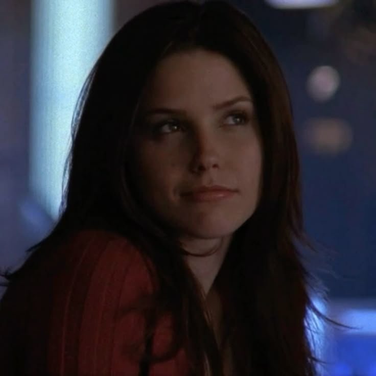 sacredobrev's tweet photo. brooke davis is so coded to this song ♡ https://t.co/v53SoXgGnt