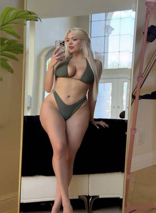 adalinestar20's tweet photo. Can you handle me yes or no? https://t.co/JmDc55KHaD