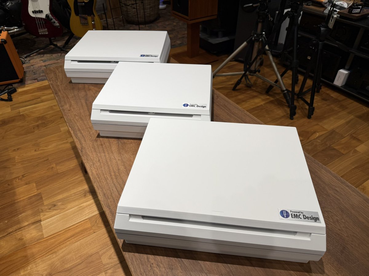 emc_hiroshi's tweet photo. 福岡県 某教育施設スタジオ/ホール専用EMC分電盤の3台と、コンセントアッセンブリーが完成しました。
仕上げ工事はもうすぐ！
ワクワクが止まりません！

株式会社EMC設計
https://t.co/jaZp76EZvn

#オーディオ
#レコード
#レコーディングスタジオ
#スタジオ電源
#ナイスカンパニー
#emc電源
#emc設計 https://t.co/MEHsWghXX0