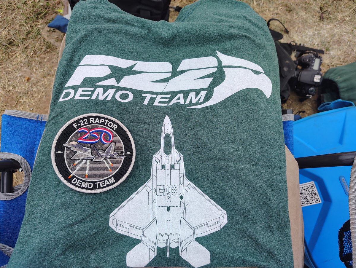 MWMattPhotos's tweet photo. Raptor gear acquired 👀 

#OSH26 https://t.co/HtWrkIHYaj
