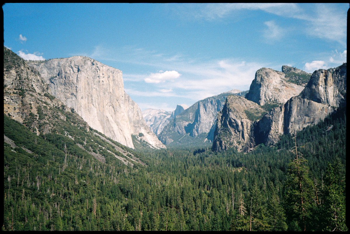 michaelboegl's tweet photo. Yosemite on 35mm film 🎞️ https://t.co/EUxTrvRwDU