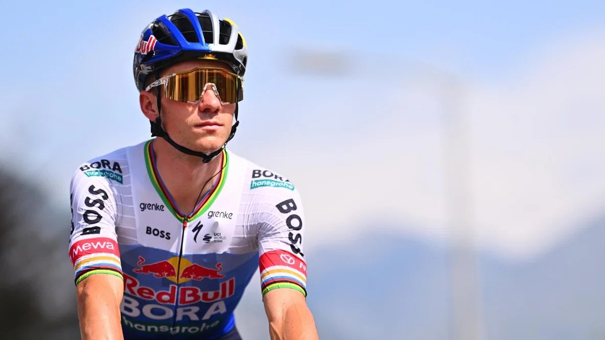 Domestique___'s tweet photo. 🇧🇪 Evenepoel on what it would take to win the 🇫🇷 Tour

🗣️ "Pogi not starting."

📰 https://t.co/gqA60JFH35

📸 Cor Vos https://t.co/HWa4rdlTmw