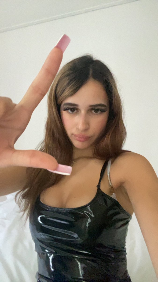 PrincessEmeliyaxo tweet media