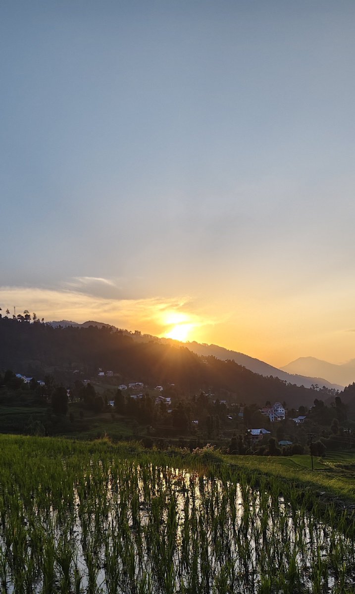 Musharaf0000's tweet photo. "With every sunset a new hope is born, and an old expectation dies." https://t.co/KoSsxlCMsw