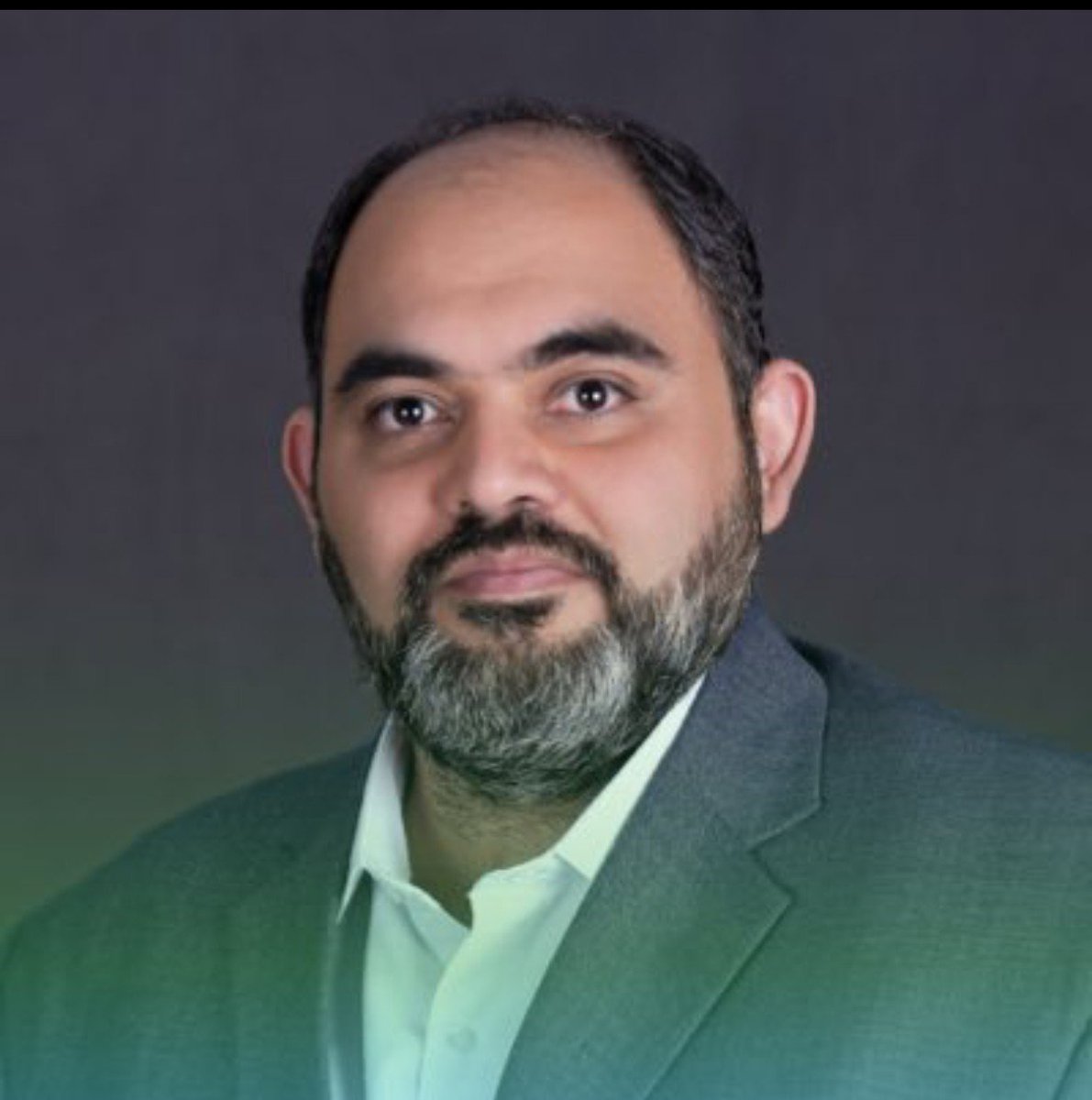 pettroone's tweet photo. (پرسشی که نیازمند پاسخ است)

جناب آقای #امیر_اکبری
در شرایطی که منطقه از نیروهای متخصص و باتجربه در حوزه #روابط_عمومی برخوردار است، بر چه مبنایی در انتصابات #پتروشیمی_جم و #پاد_جم از این ظرفیت‌ها استفاده نشد؟
افکار عمومی منتظر پاسخ شفاف و مستدل هستند https://t.co/cnM7s3WFLl