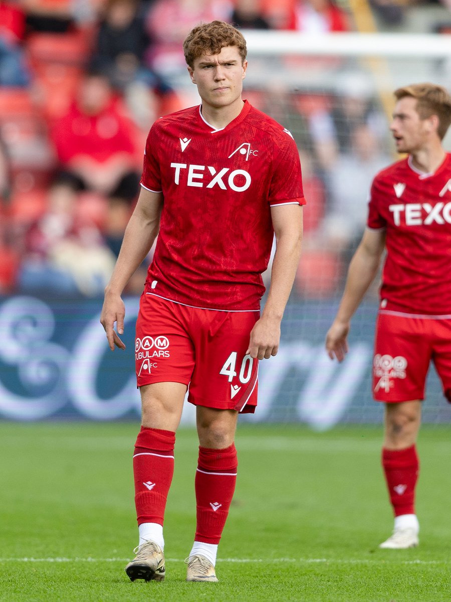 AberdeenFC's tweet photo. A Dons debut for Findlay Marshall.

Congratulations, Marsh ❤️ https://t.co/c7jBCu7Z4J