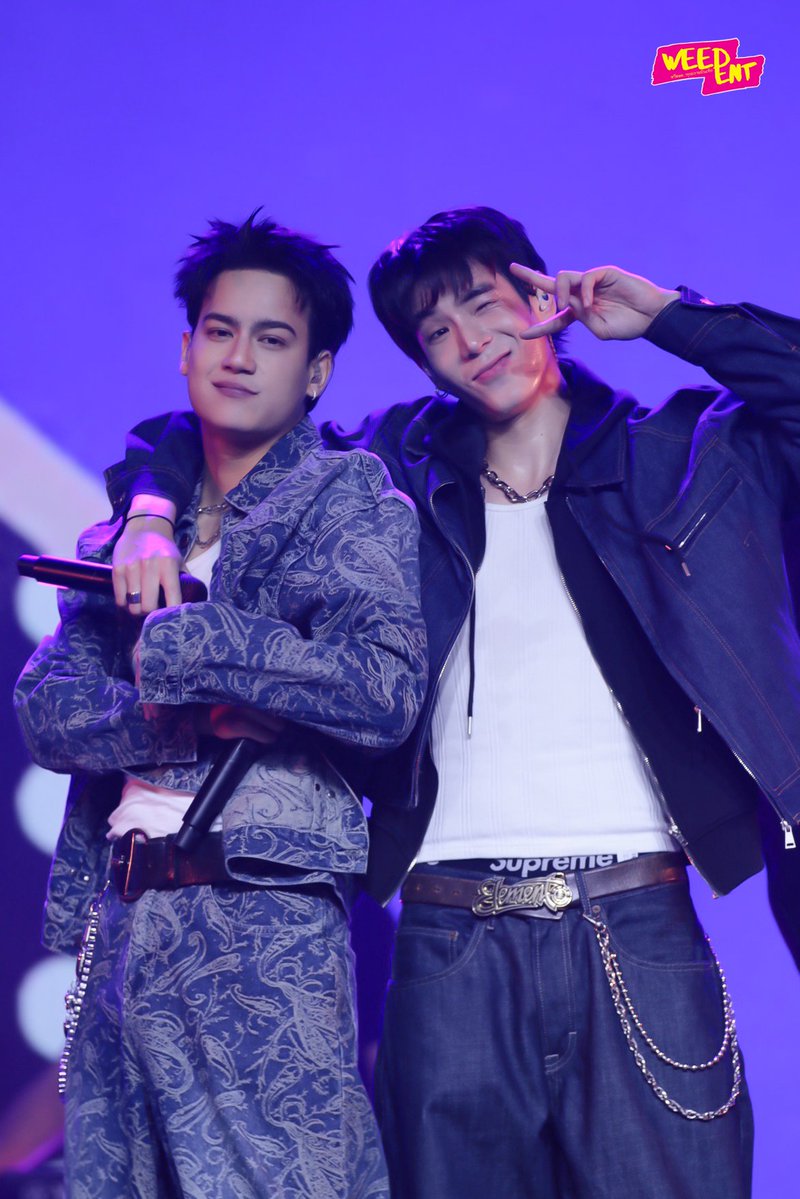 WEED_ENT's tweet photo. ความสนุกแบบดับเบิ้ล " ไอซ์ - เจเจ " ร่วมสร้างความสนุกในงาน "Monster Music Festival 2026" เทศกาลดนตรีที่ใหญ่ที่สุดใจกลาง กรุงเทพฯ

#JAYLERR #Icepariss
#MonsterMusicFestival2026xJAYLERR 
#MonsterMusicFestival2026_D1 #FELIZZ
#เทศกาลดนตรีที่ใหญ่ที่สุดใจกลางกรุงเทพ
#GFest #GMMShow https://t.co/ofugQqPxb3