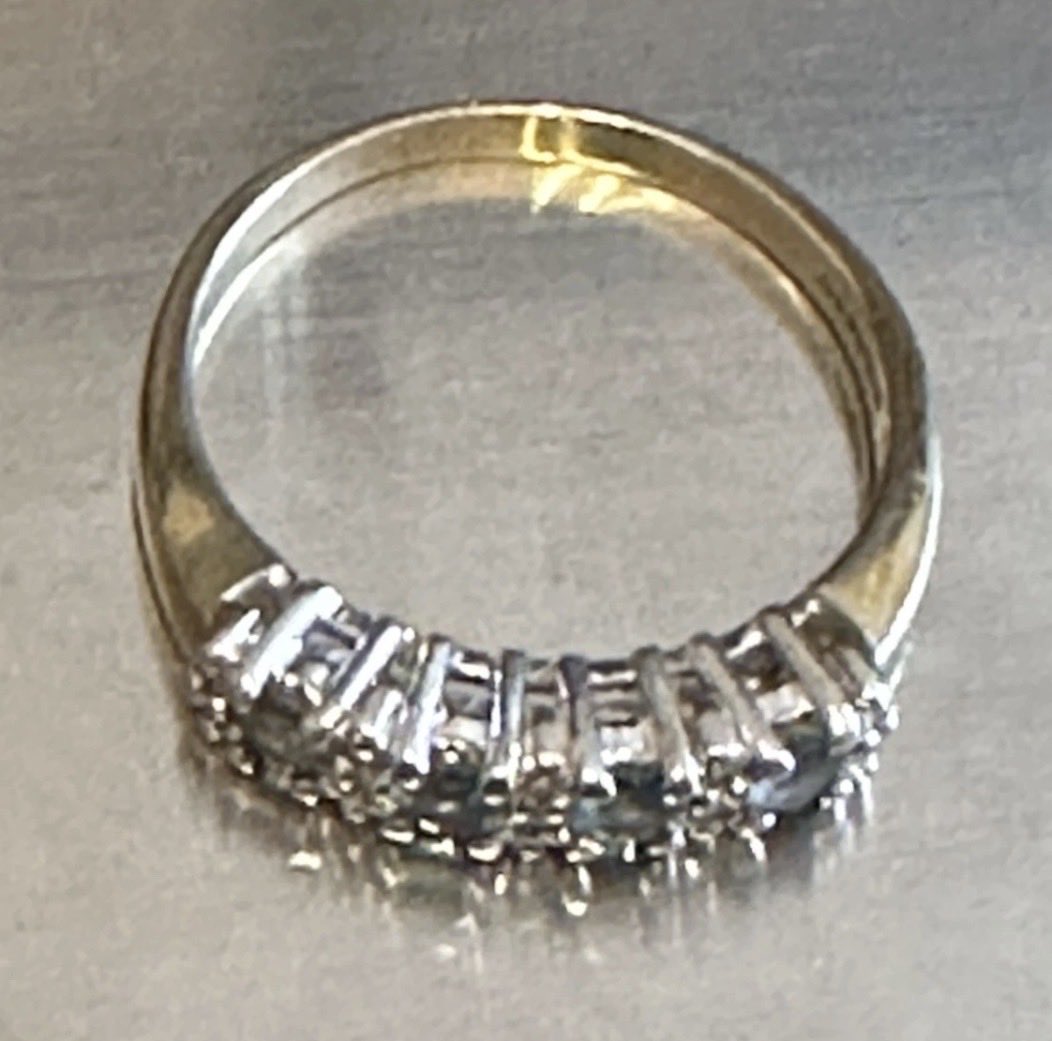 Vintage0Antique's tweet photo. Check out #Hallmarked #9ct 375 Yellow Gold #Aquamarine and #Diamond #Ring UK Size O 2.8g 1994 https://t.co/ubR6kMjgus #eBay via @eBay_UK https://t.co/RgI3s90HGn