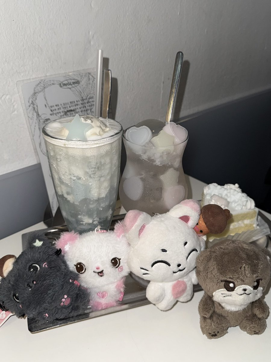hamsters_lov3's tweet photo. 최애가 두명인 여자 둘이 모여서 여놀하면 생기는 일 : https://t.co/qRQdyTw50v