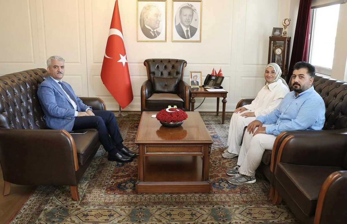ZeynepTuncil44's tweet photo. Büyüğümüz Düzce Valimiz Sayın Mehmet Makas ile hatıra… https://t.co/4y9BWJp4ok