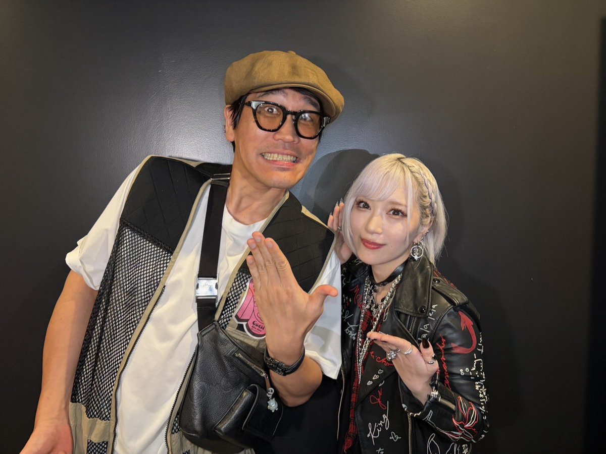 xoxleoxox's tweet photo. 「ReoNa Live Tour 2026 “De:TOUR -動脈-”」
@ Zepp Haneda

古坂さん…！古坂さん………！！
なんて嬉しい回り道。

たくさんラジオでお話ししてきたひとつひとつ、今日のステージにも散りばめられていた気がします…📻
答え合わせさせていただいた記念日。
ありがとうございました…！

#DeTOUR動脈 https://t.co/EfO79xHvI4