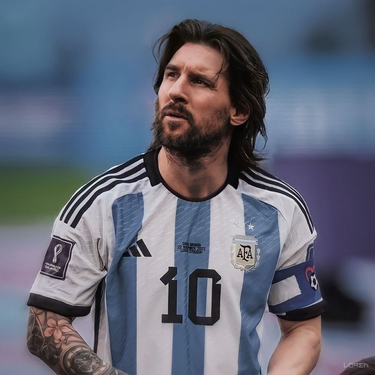 i77fxs's tweet photo. @xlbryanfcb eu sonhando com esse velho jogando a copa de 2030 https://t.co/rTBsnbq3cm