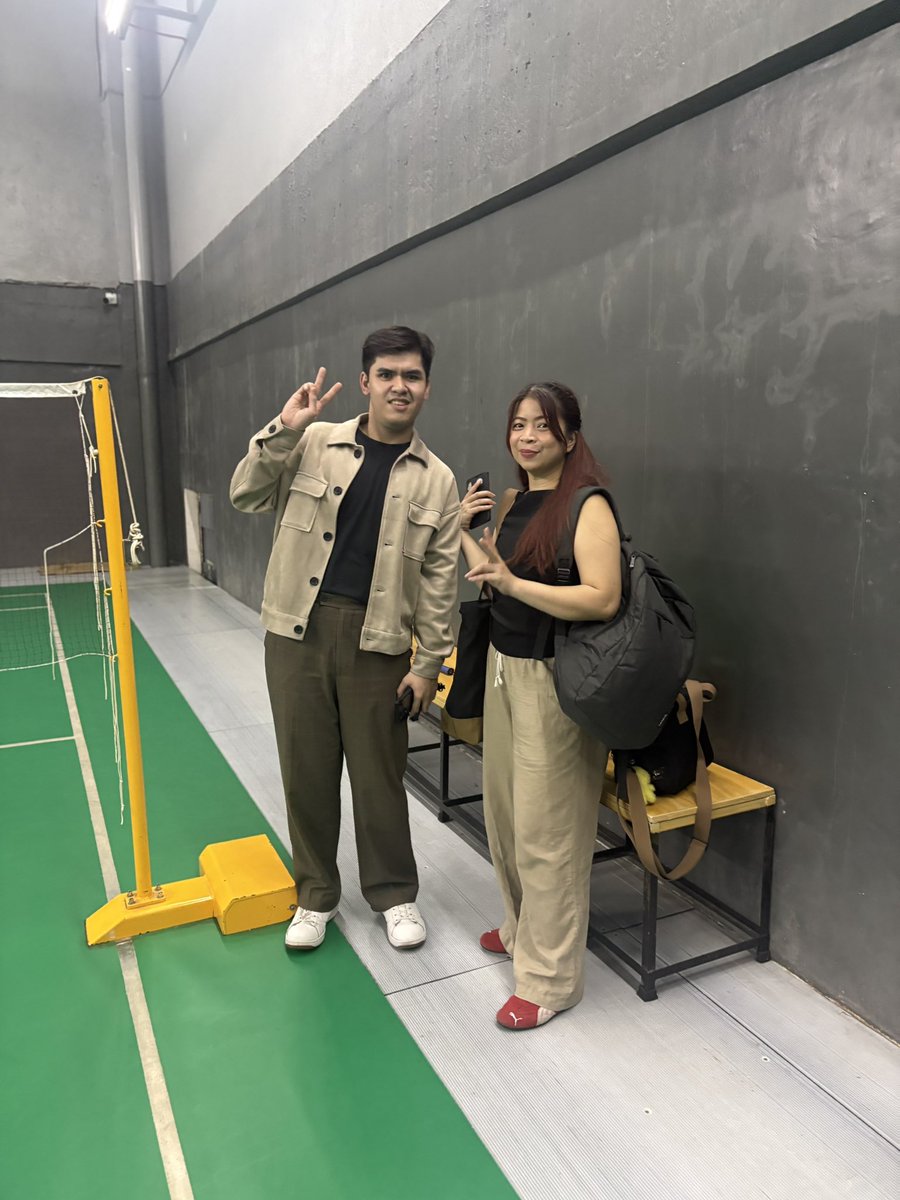 potchi30's tweet photo. Saturday morning. 🌧️☀️🏸 https://t.co/r95aTGV5Nh